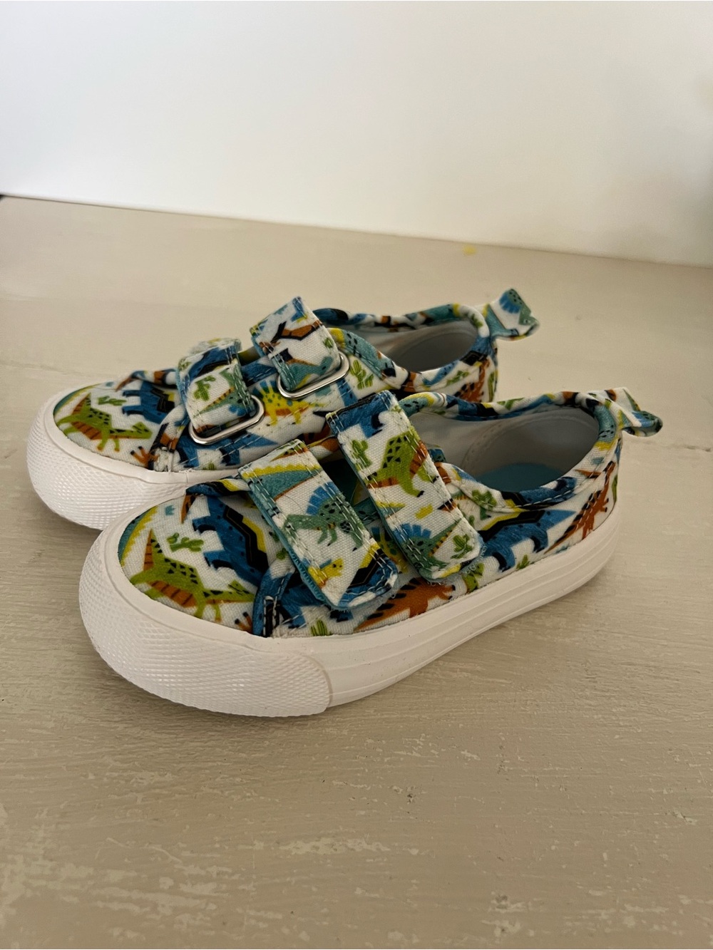 Dream Pairs Dinosaur Sneakers Toddler/Little Kid Size 7